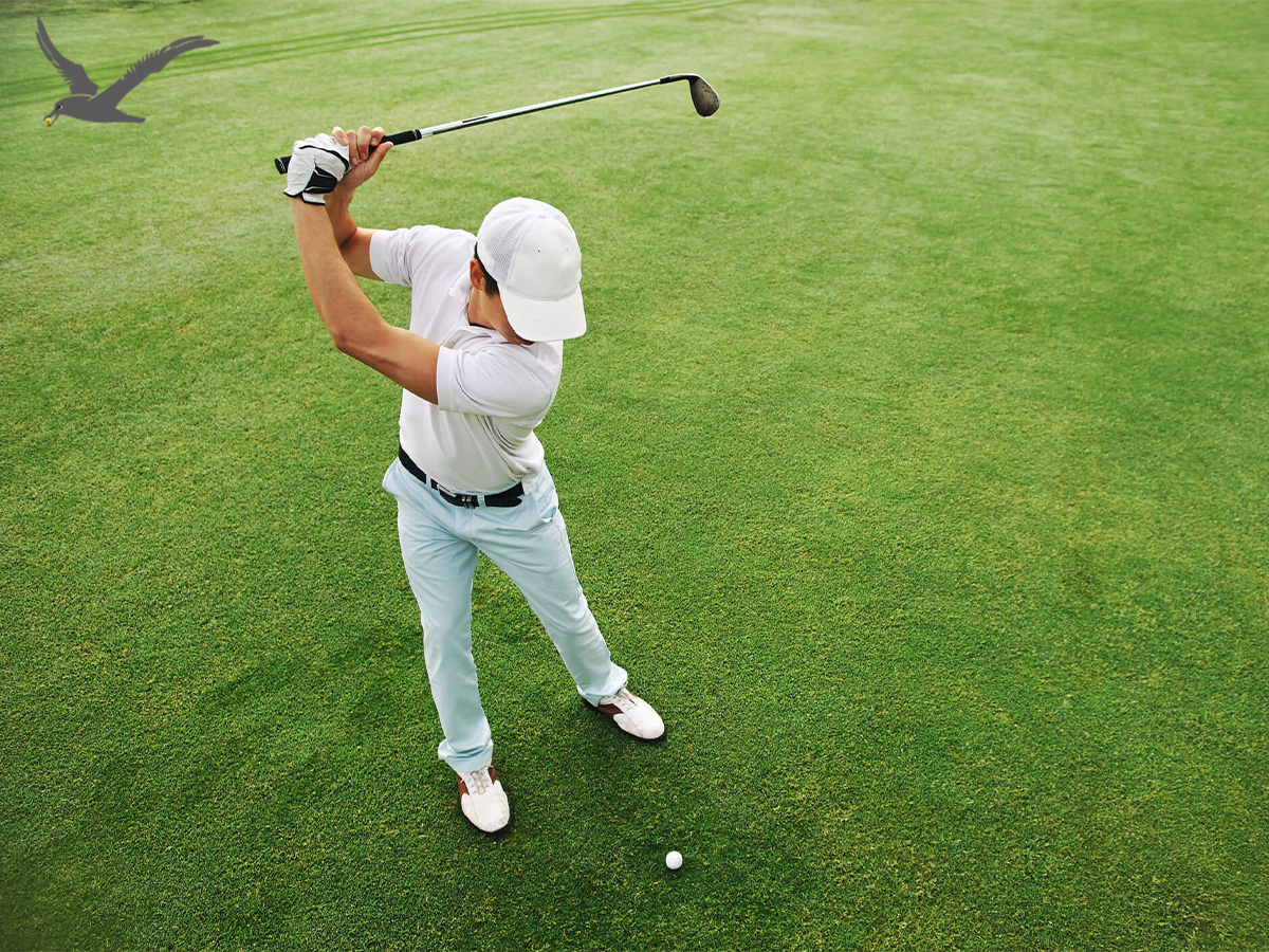 Guide til golfboldposition efter klub